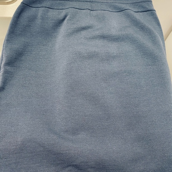 Hugo Boss women’s 2 piece jacket skirt set - Picture 6 of 11